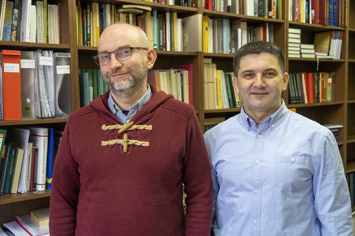 Od lewej: dr R. Poniat, dr hab. P. Guzowski / fot. K. Dziedzik, UwB