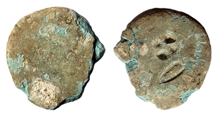 O monedă siriană antiohiană găsită la Apsaros purtând legiunea a X-a a Phrytensis.  Sursa: Piotr Jaworski