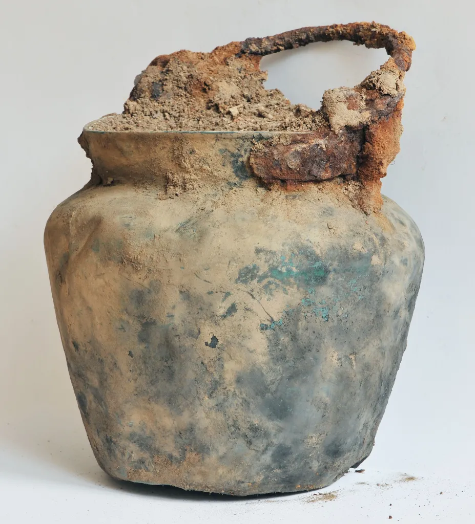 Wiadro wykonane z brązu – situla. Fot. Marcin Rudnicki