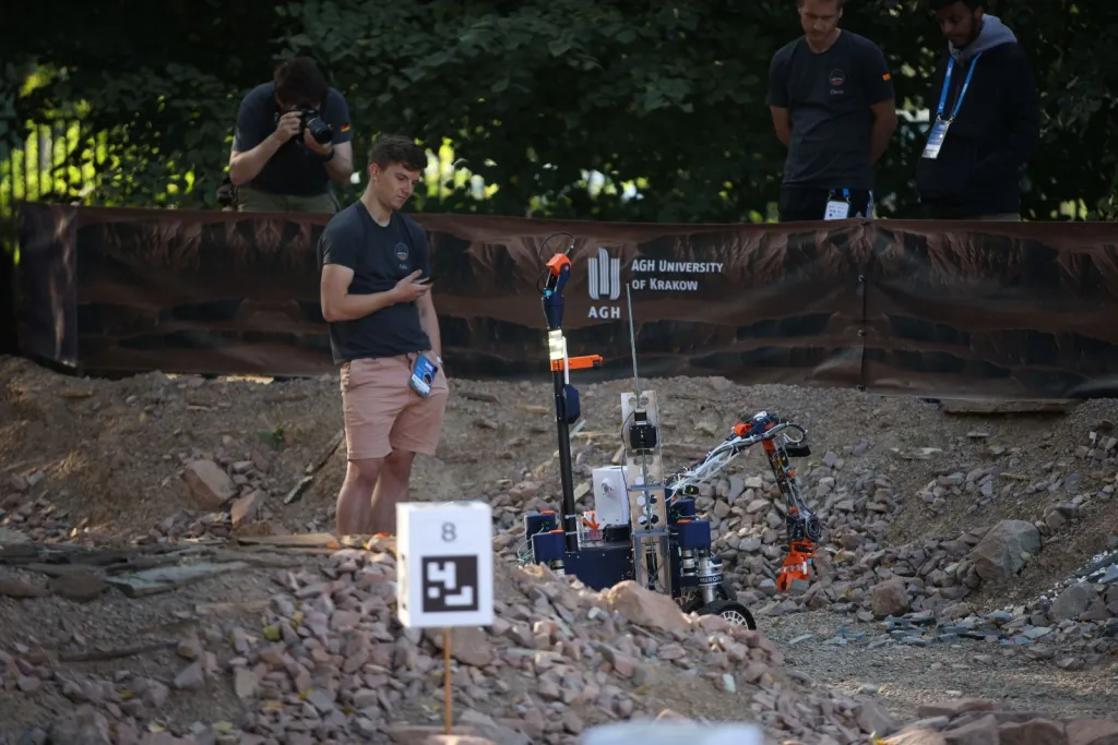 06.09.2024. 10. edycja zawodów łazików marsjańskich European Rover Challenge na terenie Akademii Górniczo-Hutniczej w Krakowie. PAP/Łukasz Gągulski