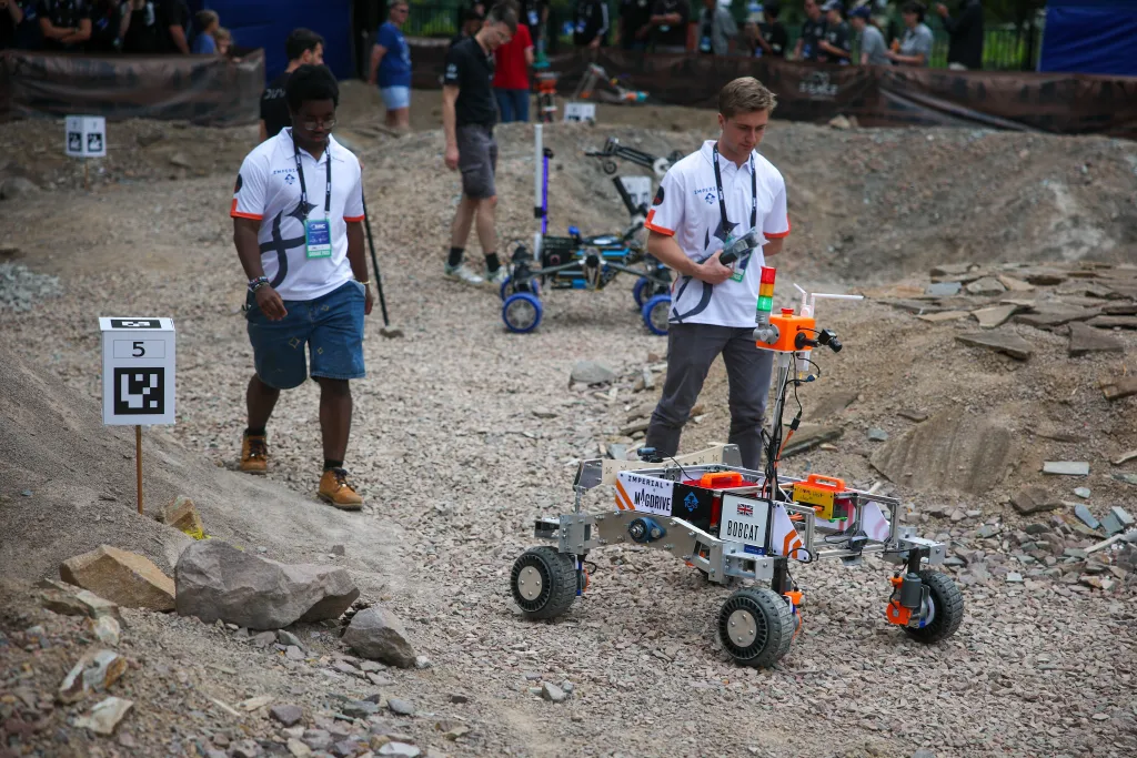  Kraków, 29.08.2025. 11. edycja zawodów łazików marsjańskich European Rover Challenge na terenie Akademii Górniczo-Hutniczej w Krakowie. PAP/Łukasz Gągulski