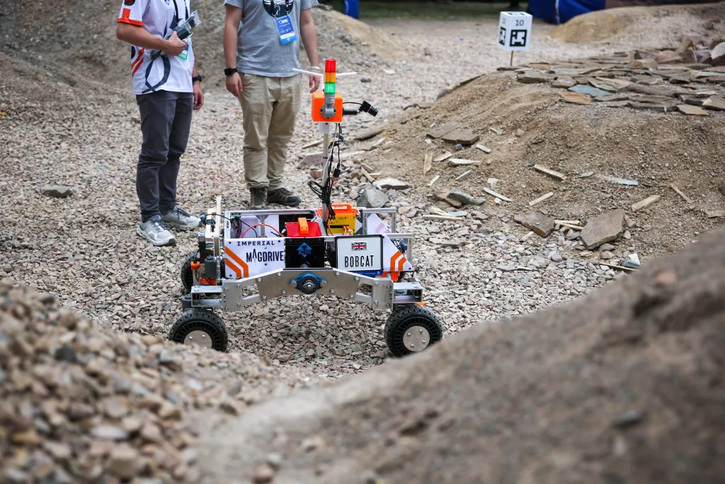  Kraków, 29.08.2025. 11. edycja zawodów łazików marsjańskich European Rover Challenge na terenie Akademii Górniczo-Hutniczej w Krakowie. PAP/Łukasz Gągulski