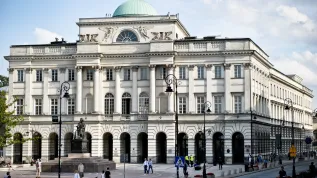 Pałac Staszica, siedziba Polskiej Akademi Nauk. Fot. PAP/Wojciech Pacewicz 19.08.2011