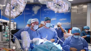 06.12.2023. Innowacyjna operacja guza mózgu z użyciem lasera w szpitalu MSWiA w Warszawie. PAP/Leszek Szymański