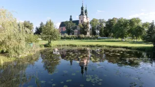 19.08.2017. Pocysterski klasztor w Paradyżu. PAP/Lech Muszyński