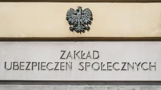 09.05.2023. Zakład Ubezpieczeń Społecznych przy ulicy Senatorskiej w Warszawie. PAP/Albert Zawada