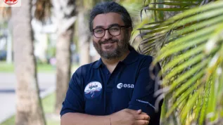 Cape Canaveral, Floryda, USA, 07.06.2025. Kierownik misji Ax-4 z ramienia European Space Agency Sergio Palumberi. Fot. PAP/Leszek Szymański