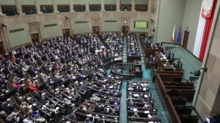 Posłowie na sali plenarnej Sejmu w Warszawie (doro) PAP/Tomasz Gzell