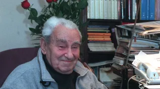 10.12.1997. 85 urodziny Jerzego Turowicza (nz.), dziennikarza i publicysty, redaktora naczelnego Tygodnika Powszechnego. gr PAP/Jacek Bednarczyk