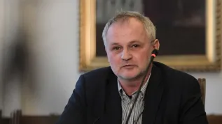 03.01.2020. Przedstawiciel kapituły konkursu, językoznawca dr hab. Marek Łaziński. PAP/Marcin Obara