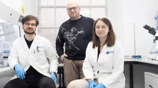 Dr Tomasz Swebocki, prof. PG, prof. Jacek Ryl, mgr Angelika Łepek. Fot. Łukasz Głowala / Politechnika Gdańska