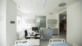  Wrocław, 23.06.2026. Nowa Klinika Kardiologii i Kardiochirurgii Dziecięcej w Uniwersyteckim Szpitalu Klinicznym (USK) we Wrocławiu, 23 bm. Klinika pozwala na kompleksowe diagnozowanie i leczenie wad serca u najmłodszych pacjentów w jednym ośrodku. (mr) PAP/Krzysztof Ćwik