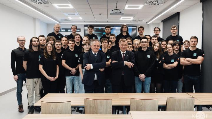 Kraków/ W Akademii Górniczo-Hutniczej powstał Wydział Technologii Kosmicznych