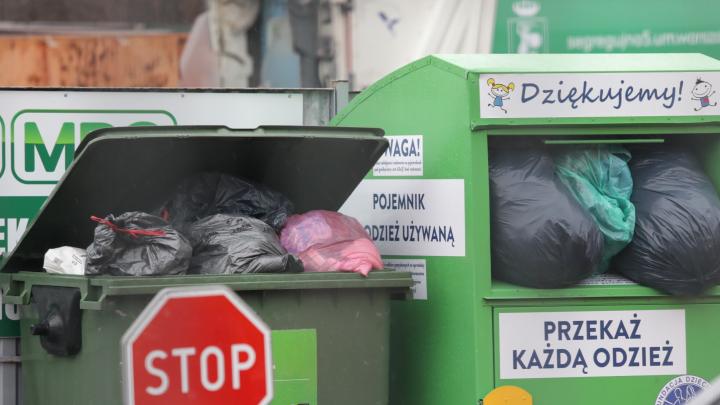 MKiŚ: punkty zbierania odpadów nie prowadzą przetwarzania odpadów tekstylnych