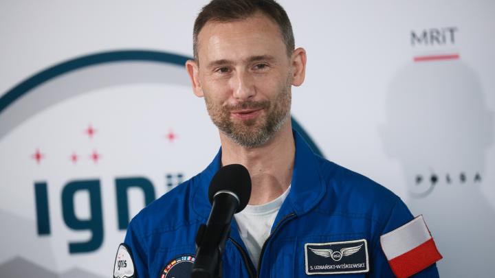 Polski astronauta wrócił do kraju
