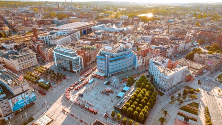 Gliwice/ Architekci z Politechniki Śląskiej stworzyli edukacyjną grę karcianą o Katowicach
