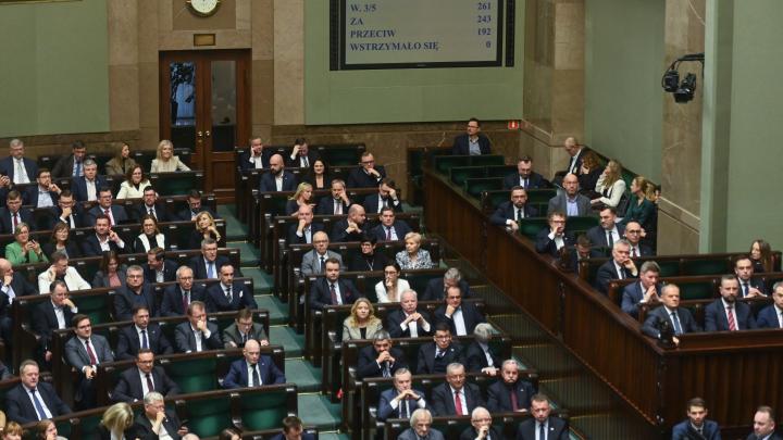 Sejm uchwalił nowelizację przywracającą zapomogi dla doktorantów