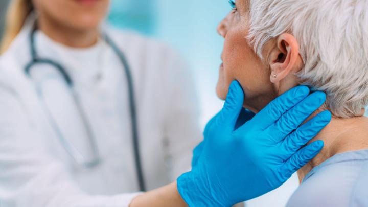 Eksperci: u osób starszych przebieg wielu infekcji jest skąpoobjawowy