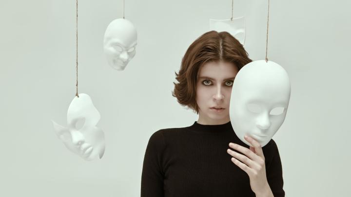 Badanie: cenimy szczerość, ale "prospołecznych kłamców" oceniamy jako bardziej moralnych