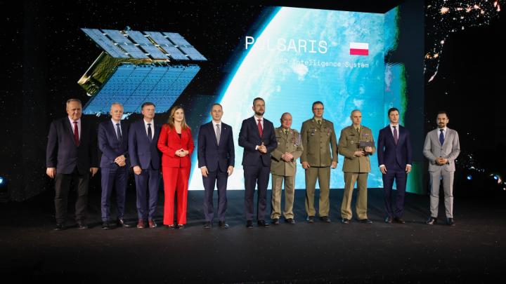 Firma ICEYE przekazała polskiemu wojsku satelitarny system rozpoznania radarowego MikroSAR