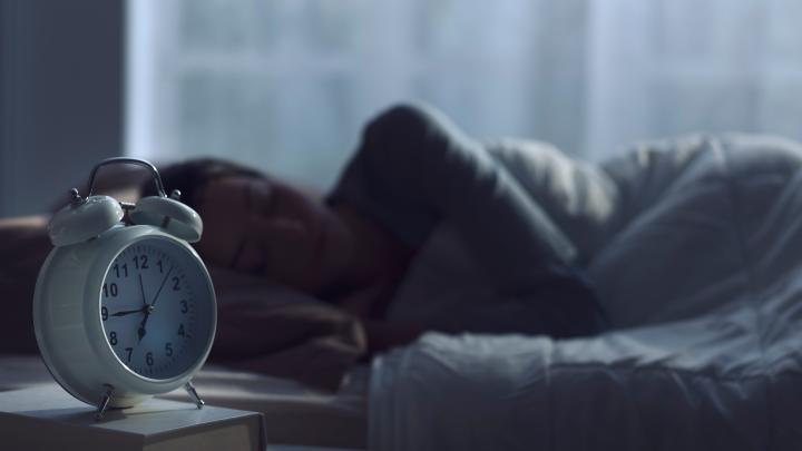 Coraz bliżej wdrożenia nocnej stymulacji mózgu z wykorzystaniem terapii Vguard w walce z alzheimerem