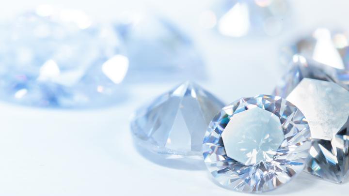 Fizycy z UJ chcą wykorzystać defekty diamentu do podglądania pracy białek