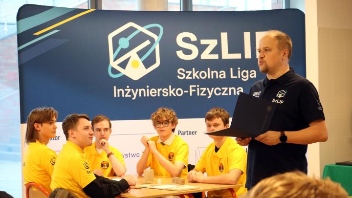 Ogórek na zwycięstwo — pierwsza kolejka mazowieckiej Szkolnej Ligi Inżyniersko-Fizycznej w Piastowie
