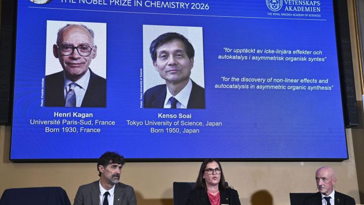 Chemik z PW: nagrodzone Noblem „lustrzane odbicia” cząsteczek pomagają zrozumieć genezę życia na Ziemi