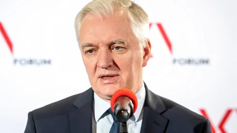 . Wicepremier, minister nauki i szkolnictwa wyższego Jarosław Gowin podczas briefingu, w przerwie w obradach ogólnopolskiej debaty NKN Forum, dotyczącej koncepcji szkół doktorskich, zorganizowanej, 20 bm. na Uniwersytecie Mikołaja Kopernika w Toruniu. Fot. PAP/Tytus Żmijewski 20.03.2019