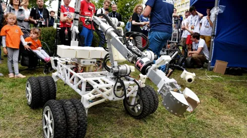 Kielce, 13.09.2019. V edycja Europejskich Zawodów Łazików Marsjańskich ERC na terenie Politechniki Świętokrzyskiej w Kielcach. (pp/awol) PAP/Piotr Polak