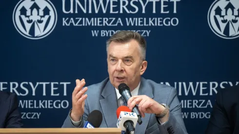 24.06.2024. Minister Nauki i Szkolnictwa Wyższego Dariusz Wieczorek podczas spotkania ze studentami, 24 bm. na terenie kampusu Uniwersytetu Kazimierza Wielkiego w Bydgoszczy. PAP/Tytus Żmijewski