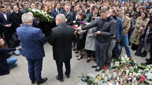 Uczczenie minutą ciszy na terenie Kampusu Głównego UW w Warszawie, 8 bm. tragicznie zmarłej kobiety (ad) PAP/Szymon Pulcyn