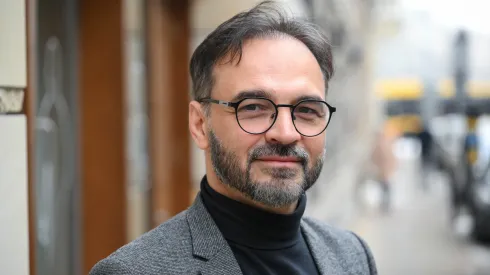 , 02.02.2026. Na zdjęciach z 29.01.2026. dr Konrad Maj z Centrum HumanTech, Uniwersytetu SWPS przed siedzibą Polskiej Agencji Prasowej w Warszawie. Konrad Maj był gościem Studia PAP. (ad) PAP/Radek Pietruszka