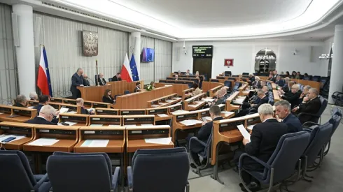 Senatorowie na sali obrad Senatu w Warszawie (ad) PAP/Marcin Obara