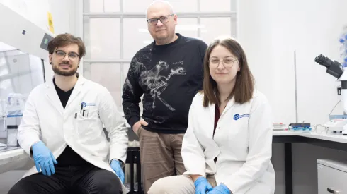 Dr Tomasz Swebocki, prof. PG, prof. Jacek Ryl, mgr Angelika Łepek. Fot. Łukasz Głowala / Politechnika Gdańska