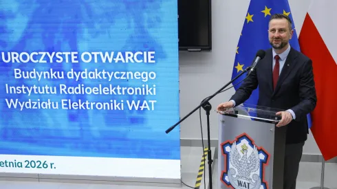 08.04.2026. Wicepremier, minister obrony narodowej Władysław Kosiniak-Kamysz podczas otwarcia nowego budynku dydaktycznego Instytutu Radioelektroniki Wydziału Elektroniki Wojskowej Akademii Technicznej w Warszawie. PAP/Rafał Guz