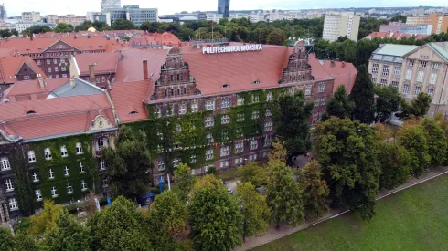 Szczecin, 01.09.2022. Siedziba Politechniki Morskiej w Szczecinie, 1 bm. 1 września 2022 r. Akademia Morska w Szczecinie została przekształcona w Politechnikę Morską. (amb) PAP/Marcin Bielecki