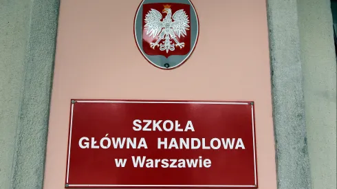 Warszawa, 18.09.2013. Siedziba Szkoły Głównej Handlowej w Alejach Niepodległości 162 w Warszawie. PAP/Radek Pietruszka