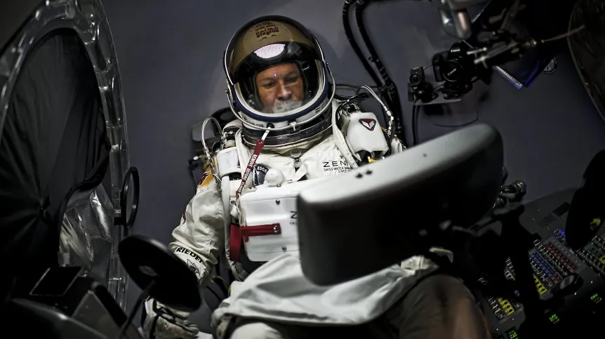 PAP/EPA © 2012 / BALAZS GARDI / RED BULL STRATOS