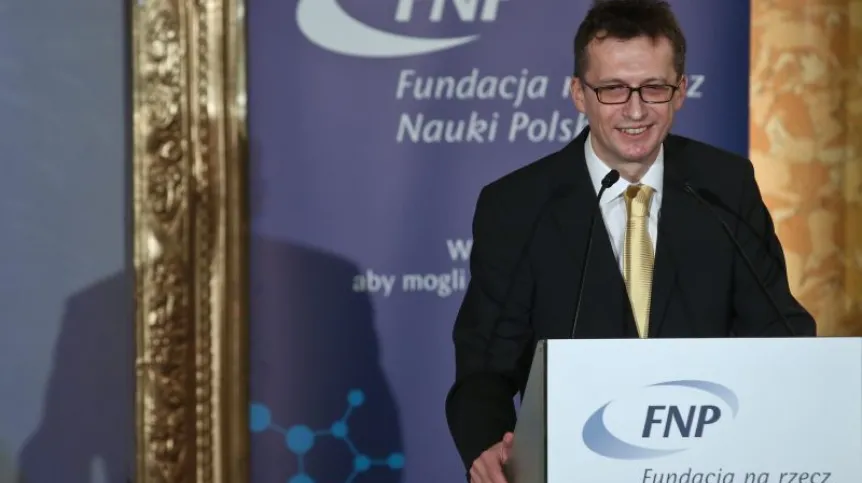 Nagrodzony prof. Karol Grela, podczas gali wręczenia Nagród Fundacji na rzecz Nauki Polskiej na Zamku Królewskim w Warszawie. Fot. PAP/Rafał Guz 03.12.2014