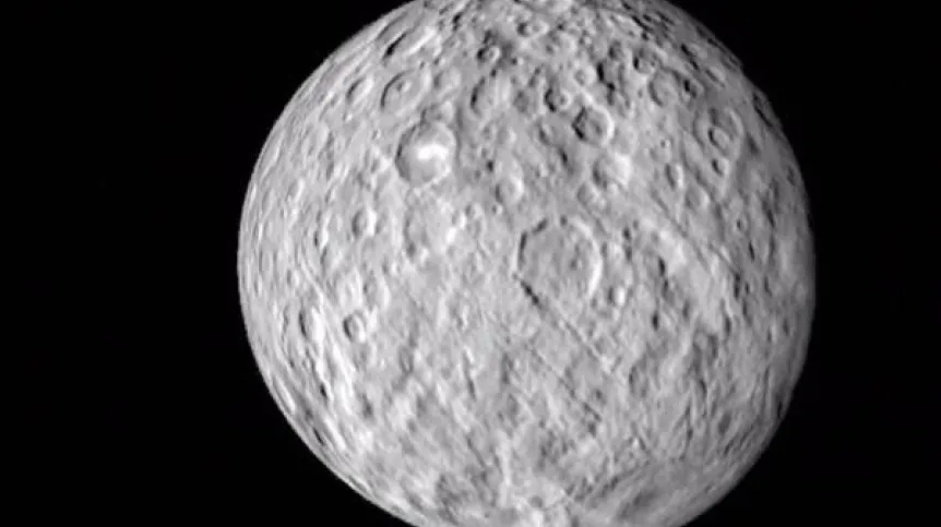 Powierzchnia Ceres sfotografowana przez sondę Dawn. Źródło: NASA/JPL-Caltech/UCLA/MPS/DLR/IDA. 