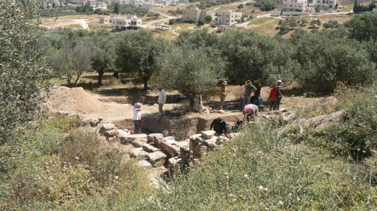 Widok terenu wykopalisk w Beit Ras (fot. M.Drzewiecki) 