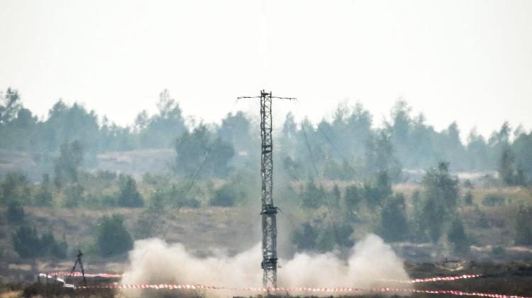 Start ponaddźwiękowej rakiety H1 na poligonie artyleryjskim pod Toruniem. Fot. PAP/ Tytus Żmijewski 03.10.2015