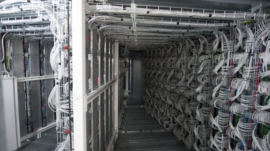 Nowy budynek, mieszczący Laboratorium Badań Strukturalnych Nanomateriałów, Laboratorium Medycyny Spersonalizowanej, Laboratorium Autentykacji Produktów, Laboratorium Biotechnologiczne oraz Laboratorium Symulacji Molekularnych, którego podstawą jest ARUZ otwarto w łódzkim BioNanoParku. Fot. PAP/ Grzegorz Michałowski 19.01.2016