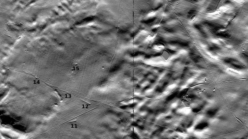 Numeryczny model terenu wygenerowany na podstawie danych z lotniczego skaningu (ALS), przedstawiający grobowce megalityczne w rejonie Dolic, (Oprac. M. Schiller).
