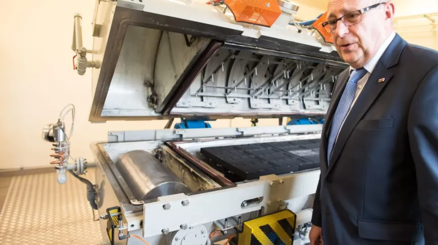 Na zdjęciu prof. Piotr Kula. Fot. PAP/ Grzegorz Michałowski 14.01.2015