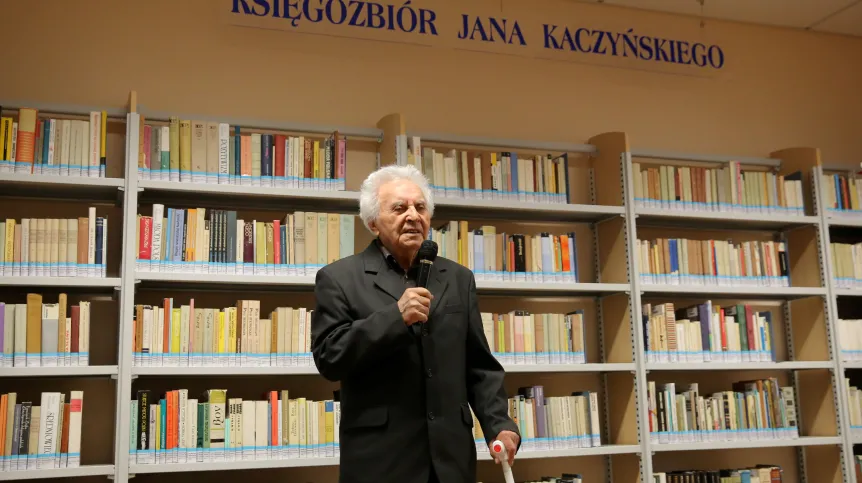 Profesor Jan Kaczyński, podczas uroczystości w bibliotece Uniwersytetu Warmińsko-Mazurskiego w Olsztynie. Fot./ Tomasz Waszczuk 09.05.2016
