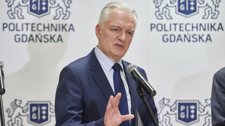 Wicepremier, minister nauki i szkolnictwa wyższego Jarosław Gowin podczas briefingu po posiedzeniu Rady Rektorów Województwa Pomorskiego na Politechnice Gdańskiej. Fot. PAP/Adam Warżawa  26.01.2018