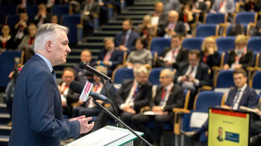 Minister nauki i szkolnictwa wyższego Jarosław Gowin podczas inauguracji konferencji "Studenci zagraniczni w Polsce 2018" w Gliwicach. Fot. PAP/Andrzej Grygiel 29.01.2018