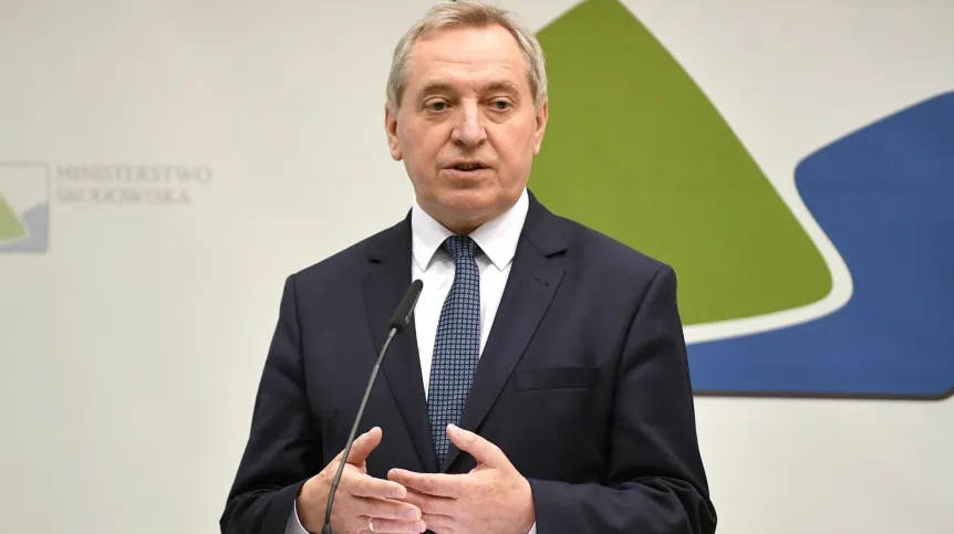 Minister środowiska Henryk Kowalczyk podczas konferencji prasowej na temat przyszłości Puszczy Białowieskiej. Fot. PAP/Marcin Obara 17.05.2018